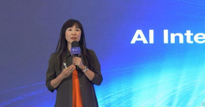 松鼠Ai梁静出席2024机器人与人星空官方体育工智能教育论坛对话跨越边界的智能教育时代(图3)