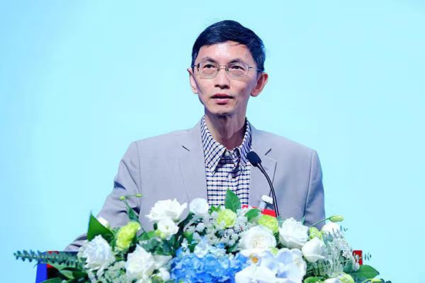 2024星空体育平台人工智能与教育发展大会在青岛举行 中外学者共绘AI时代教育新未来(图5)