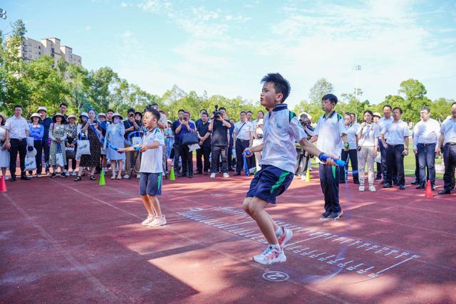 让体育教星空官方体育育插上“数智”翅膀湖南启动中小学校“智慧操场”试点建设(图2)