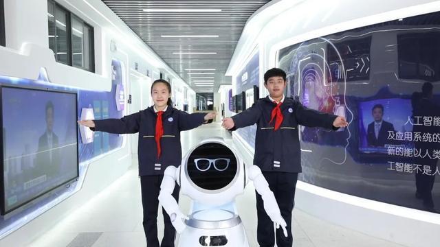 随处能学、随处能玩这所学校把人工智能教育融入校园日常星空体育平台·app(图9)