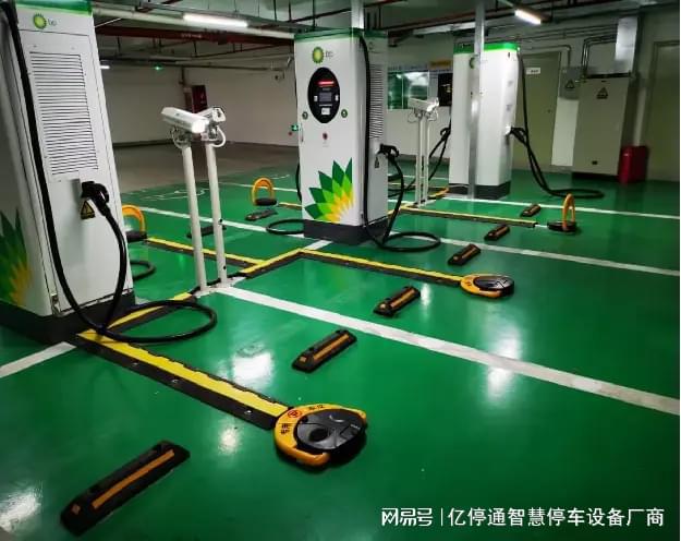 星空体育官网最新版智慧充电桩-解决燃油车防占问题(图3)