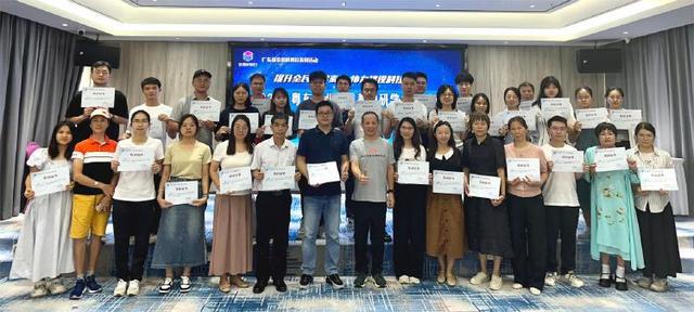 星空体育官网粤东西北科技教师研学之旅成功举办共同探索人工智能教育的奥秘(图5)
