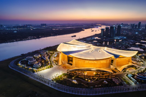 通用人工智能赋能千行百业——2024年粤港澳大湾区人工智能产业大会即将星空体育平台·app启幕(图1)