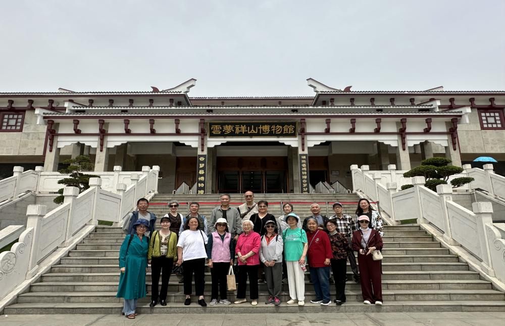 阳春焕彩共赴一场温情之旅：体育学院退休教职工春之旅
