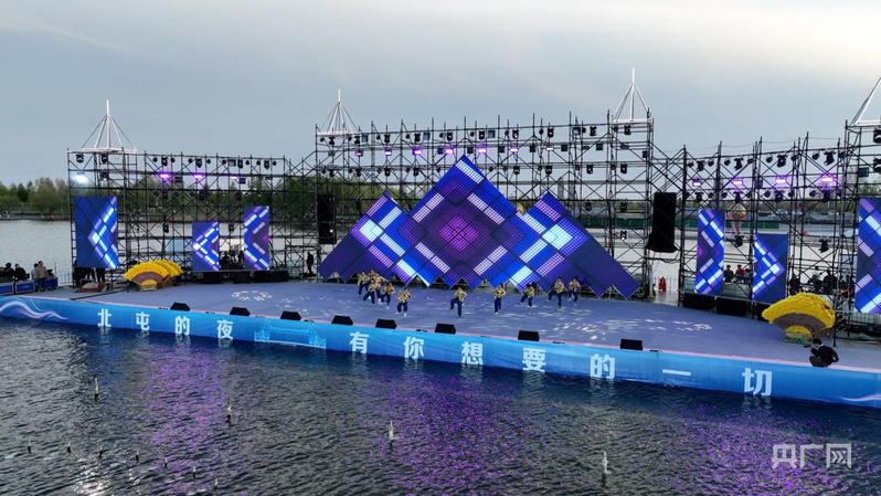 天山脚下“文旅盛宴”多元业态点燃假日经济引擎(图2)