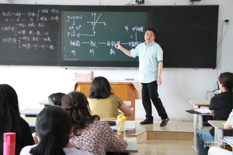 智汇草原·筑梦北疆丨教育之花在“驼铃”声中绽放(图2)