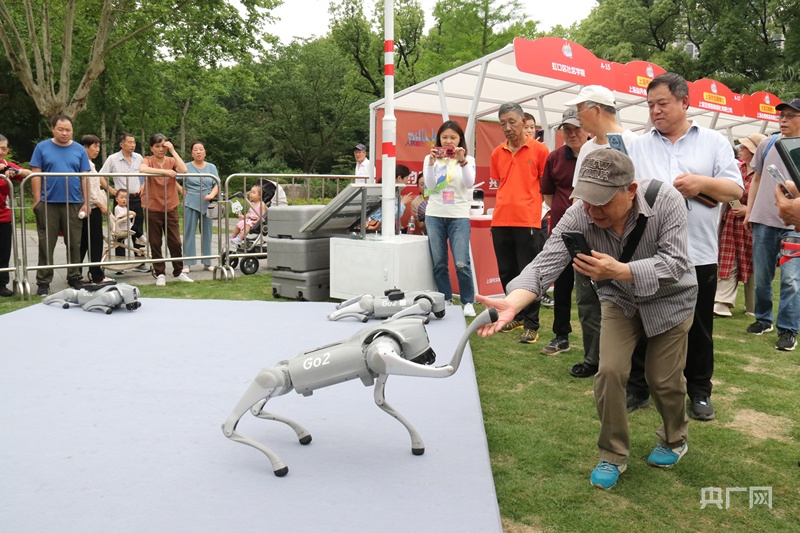 共赴文明之约|上海“城市文明开放麦”全城总动员 樊振东担任首位上海城市大使(图3) 共赴文明之约|上海“城市文明开放麦”全城总动员 樊振东担任首位上海城市大使(图3)