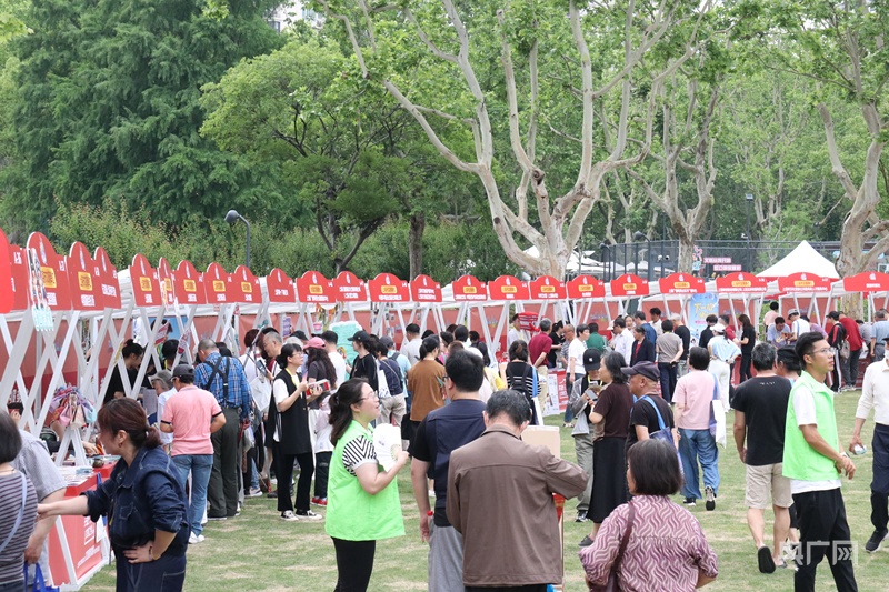 共赴文明之约|上海“城市文明开放麦”全城总动员 樊振东担任首位上海城市大使(图4) 共赴文明之约|上海“城市文明开放麦”全城总动员 樊振东担任首位上海城市大使(图4)