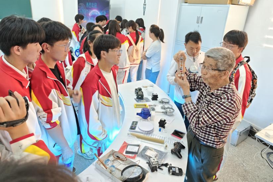 云南国土资源职业学院开展2025年职业教育活动周系列活动_新华网(图5)