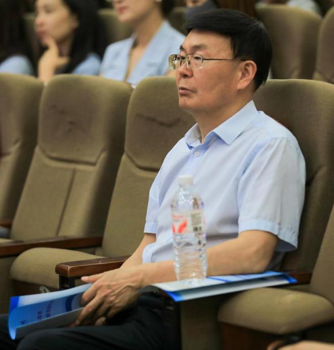 郑州科技学院2025年度青年教师课堂教学技能竞赛落幕(图1) 郑州科技学院2025年度青年教师课堂教学技能竞赛落幕(图1)