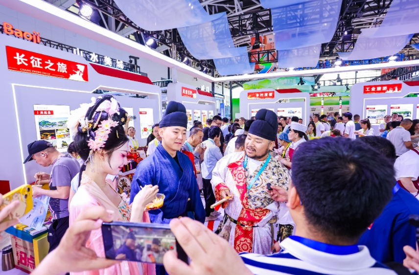 第九届丝博会文旅消费展启幕(图3) 第九届丝博会文旅消费展启幕(图3)