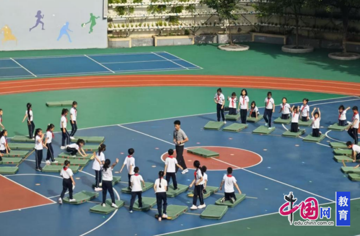 AI赋能新课堂智慧教育绽芳华 成都少城小学举行教学节研讨活动(图2)