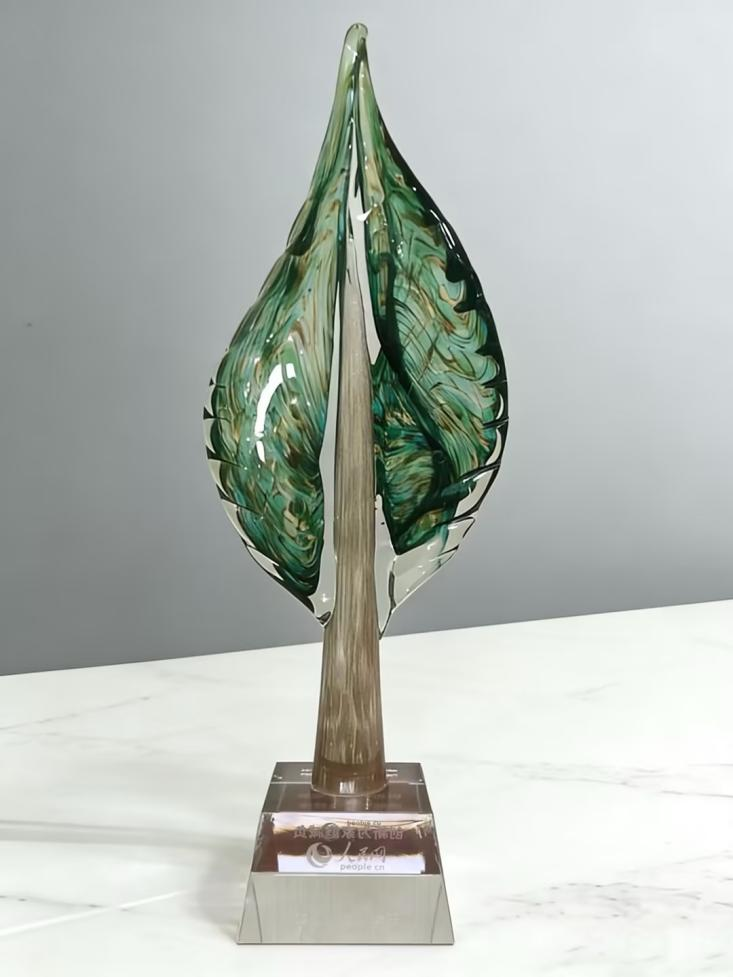 海豚AI学荣获多个奖项引领智能教育迈向新阶段